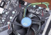 自己组装一台电脑的详细步骤是什么？需要准备哪些工具和配件？