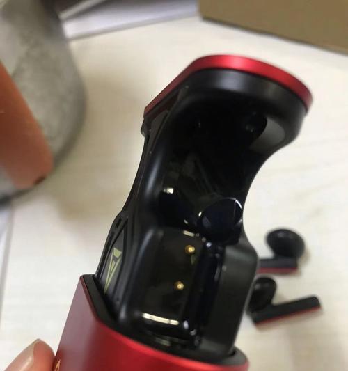 迪士尼耳机蓝牙壳子怎么拆？  第3张